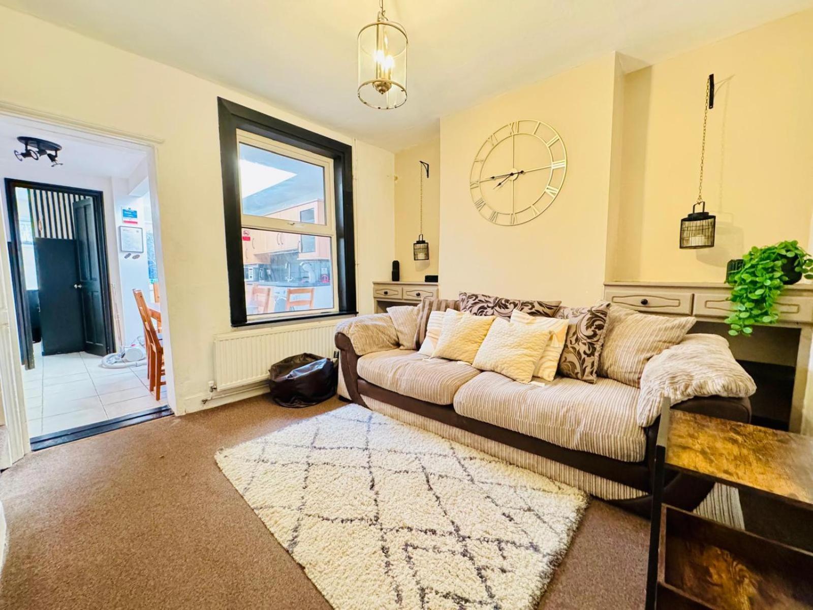 Lovely Dog Friendly, 3 Bed Home Sleeps 8, With Parking & Fenced Garden Work Contractor Leisure, Jasper كامبريدج المظهر الخارجي الصورة