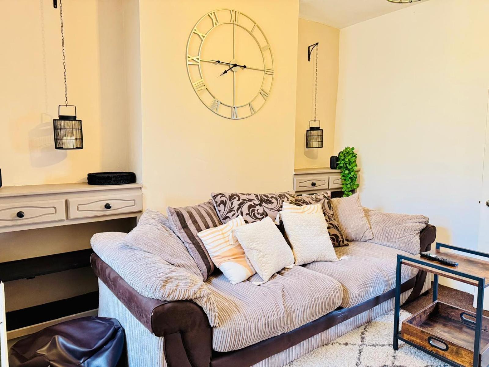 Lovely Dog Friendly, 3 Bed Home Sleeps 8, With Parking & Fenced Garden Work Contractor Leisure, Jasper كامبريدج المظهر الخارجي الصورة