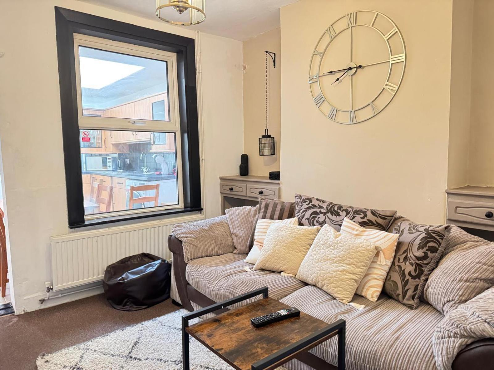 Lovely Dog Friendly, 3 Bed Home Sleeps 8, With Parking & Fenced Garden Work Contractor Leisure, Jasper كامبريدج المظهر الخارجي الصورة